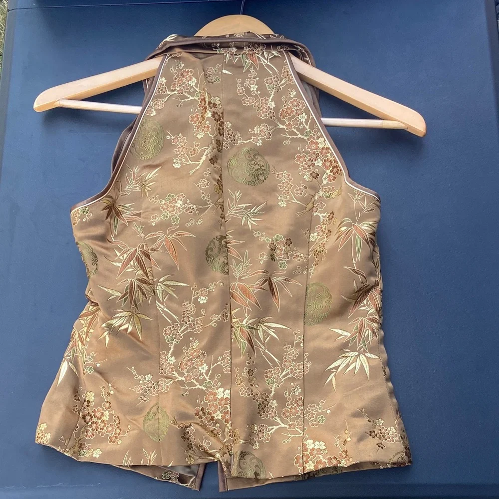 Japanese Weekend Brown Floral Blouse - Picture 2 of 3